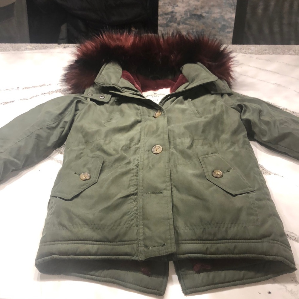 Olive Abercrombie kids parka jacket size 7/8 for girls